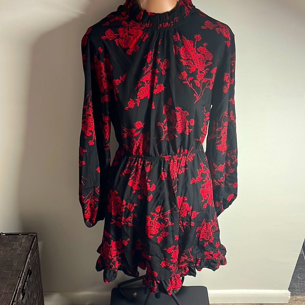 Long sleeved.light weight. cocktail/ date night/ girls night Mini dress